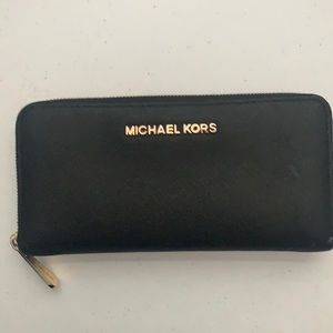 Micheal Kors black leather wallet